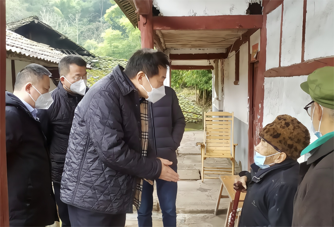 四川省尊龙集团党委书记、董事长任丁率队赴嘉陵区开展帮扶工作
